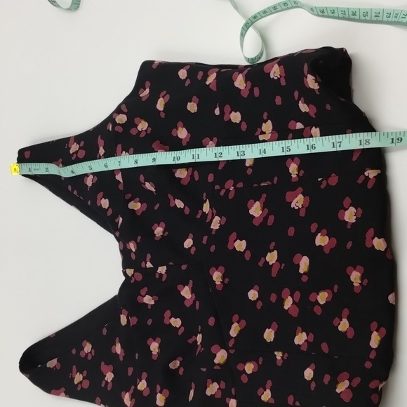 CAbi camisole tank style # 4207 Black Cropped Pink Floral Size Medium stretch - Picture 10 of 11